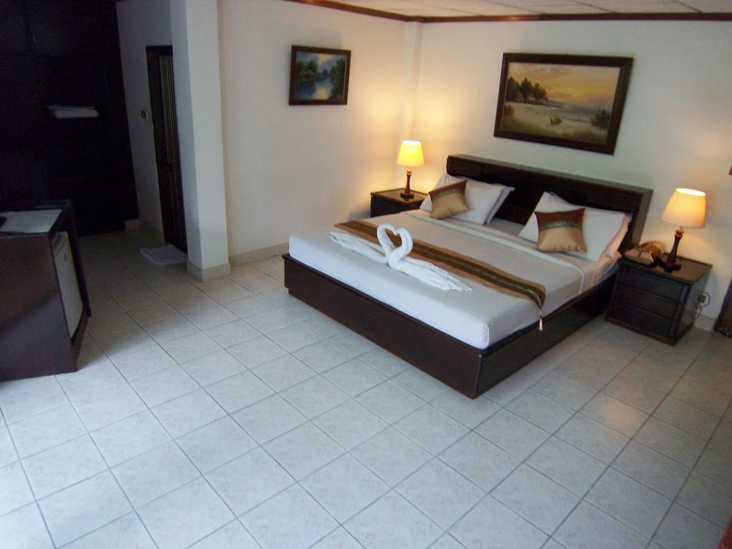 Hotel Villa Swiss Garden Patong Exterior photo